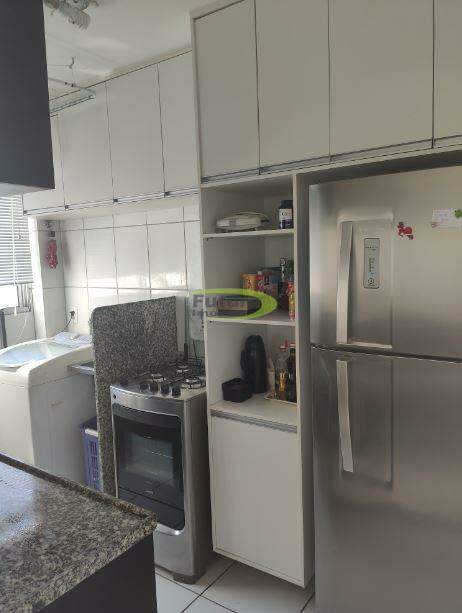 Apartamento à venda com 3 quartos, 8158m² - Foto 3