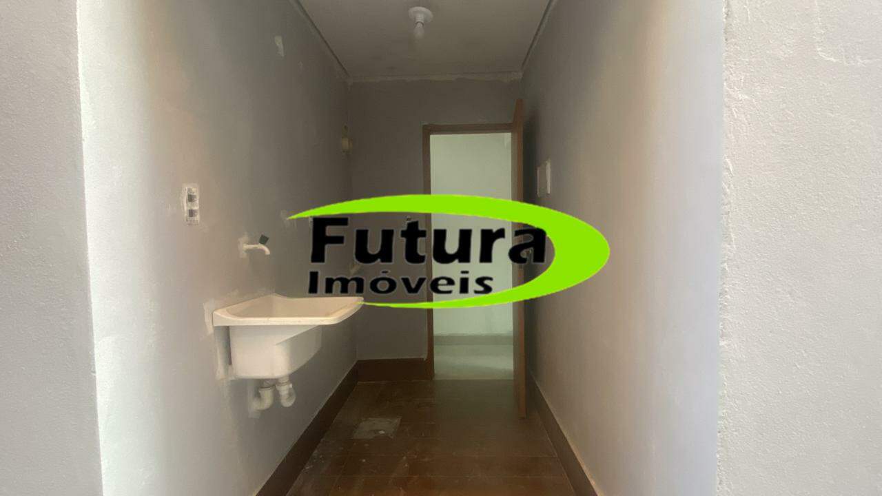 Casa à venda com 2 quartos, 100m² - Foto 13