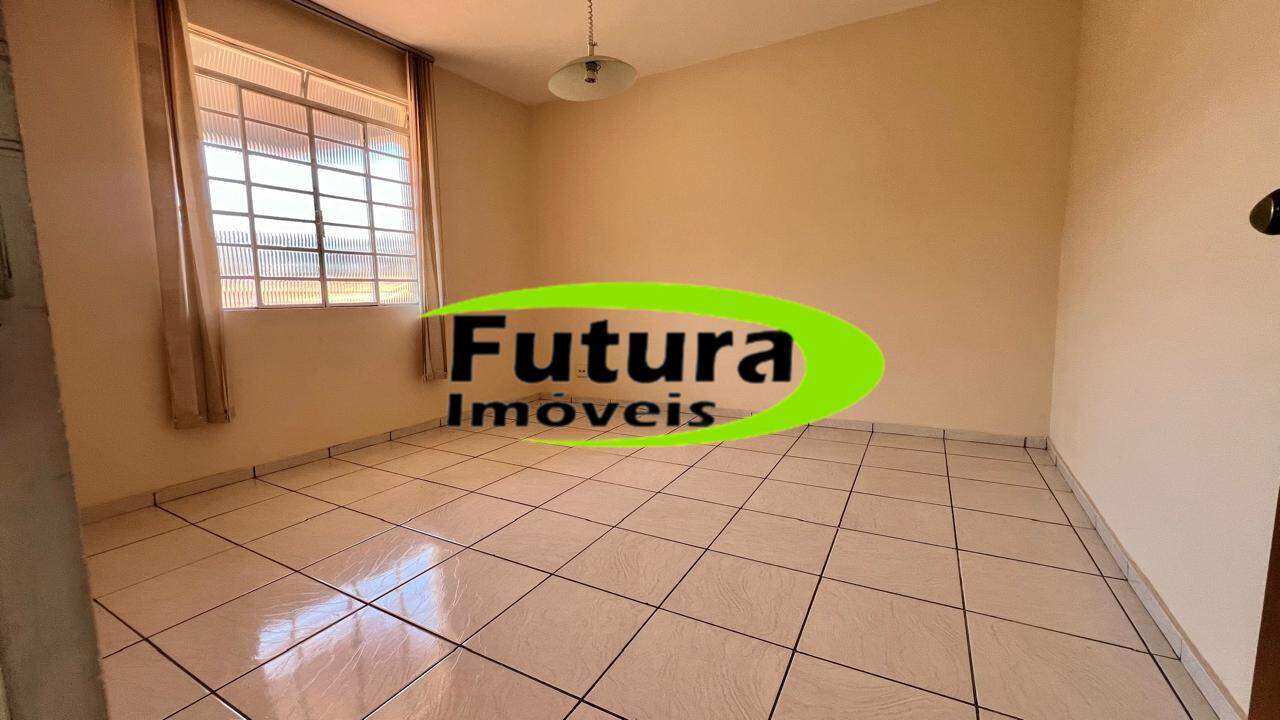 Casa à venda com 4 quartos, 360m² - Foto 18