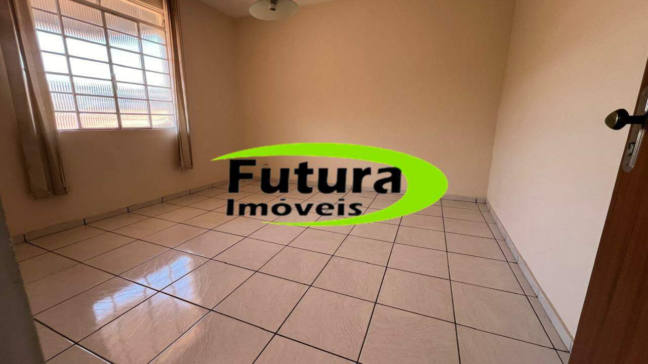 Casa à venda com 4 quartos, 360m² - Foto 21