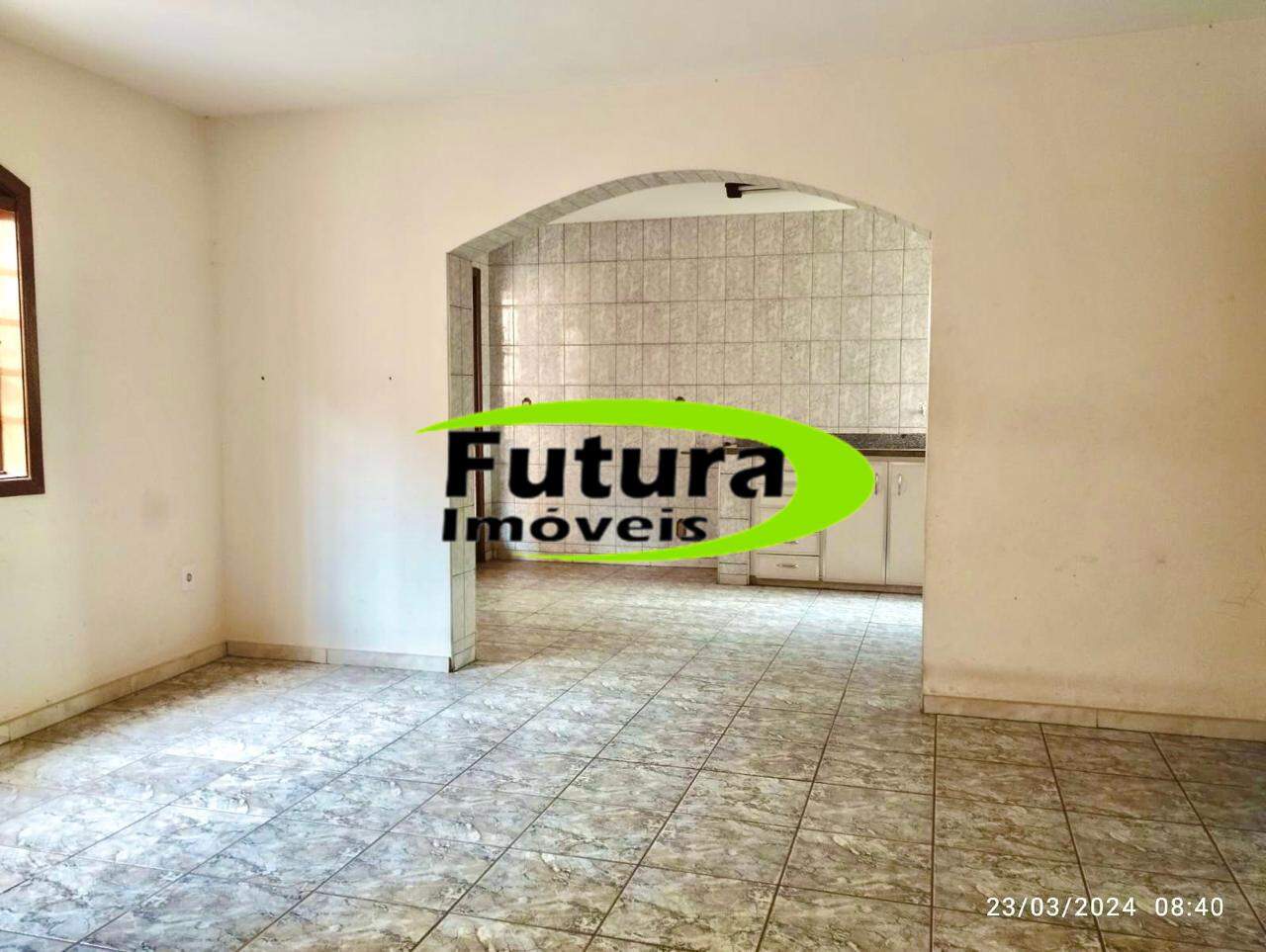 Casa à venda com 5 quartos, 250m² - Foto 3