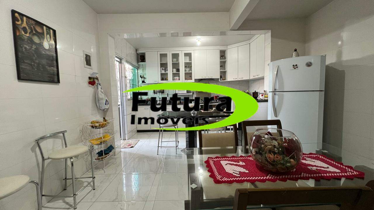 Casa à venda com 4 quartos, 200m² - Foto 18