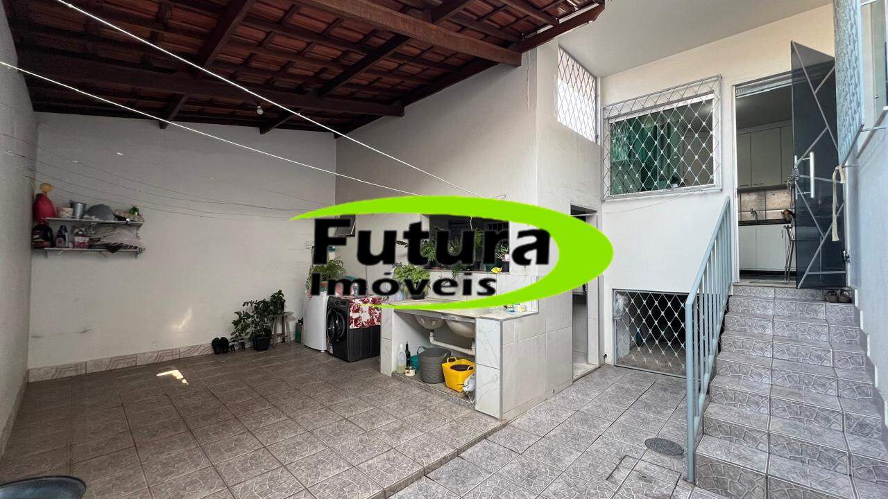 Casa à venda com 4 quartos, 200m² - Foto 14