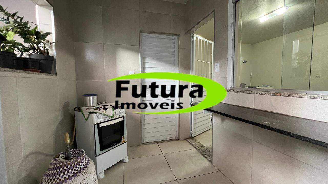 Casa à venda com 4 quartos, 200m² - Foto 7