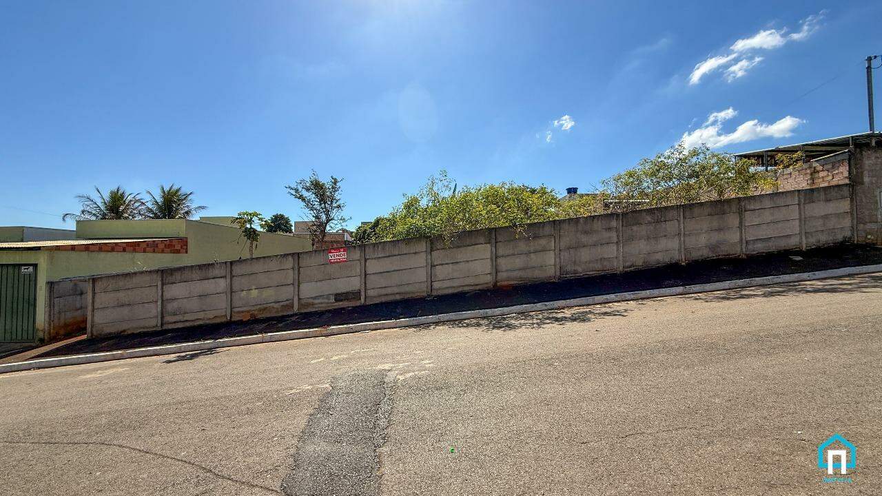 Lote / Terreno à venda em Nova Piumhi, Piumhi - MG