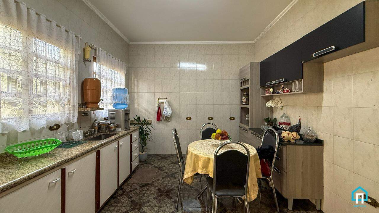 Casa, 4 quartos, 200 m² - Foto 9