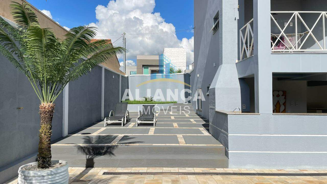 Casa à venda no bairro Centro em Piumhi/MG: 