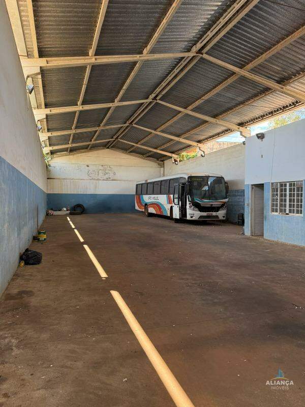 Galpão / Depósito / Armazém 2 quartos à venda em São Francisco, Piumhi - MG