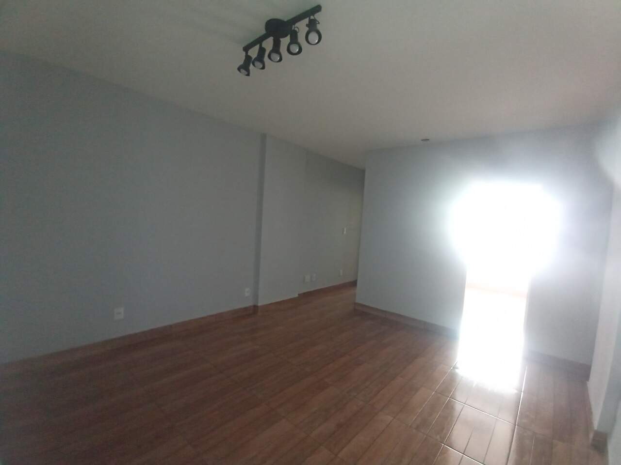 Sala à venda no Centro: 