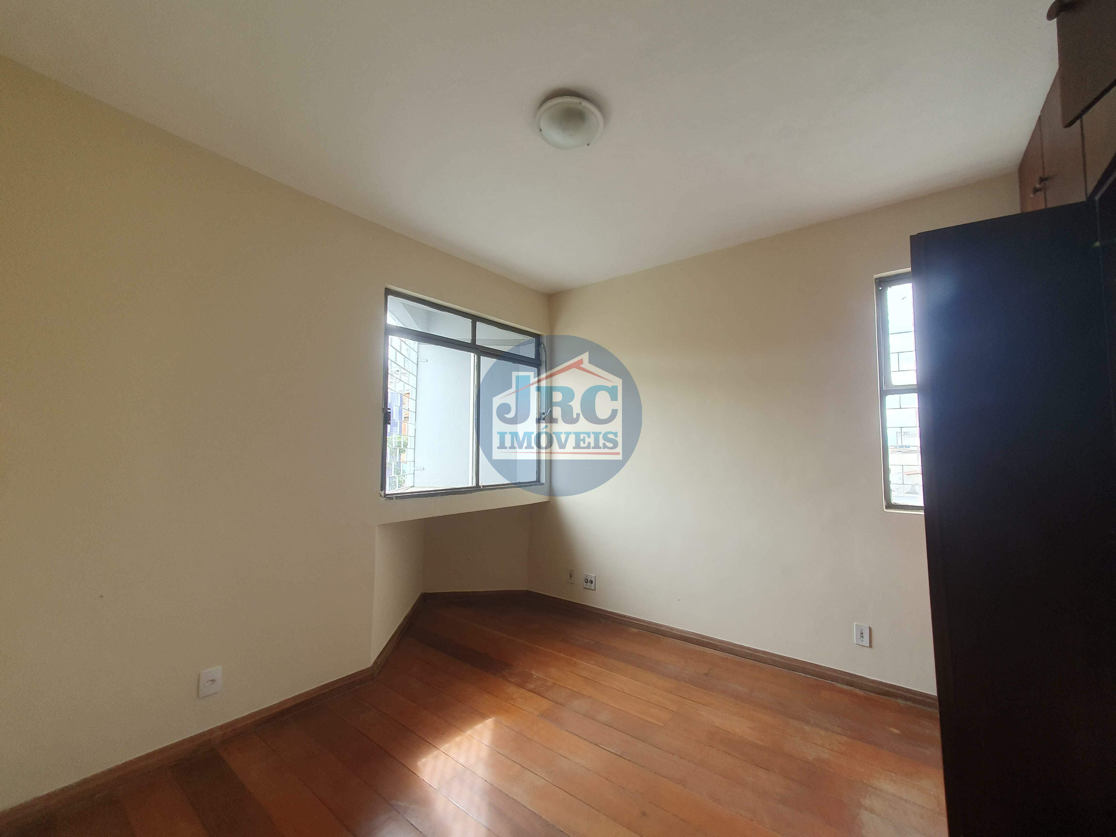 Apartamento à venda no Jardim América: 