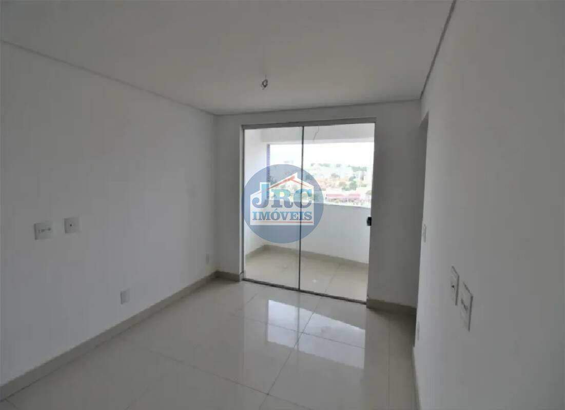 Apartamento à venda no Santa Terezinha: 