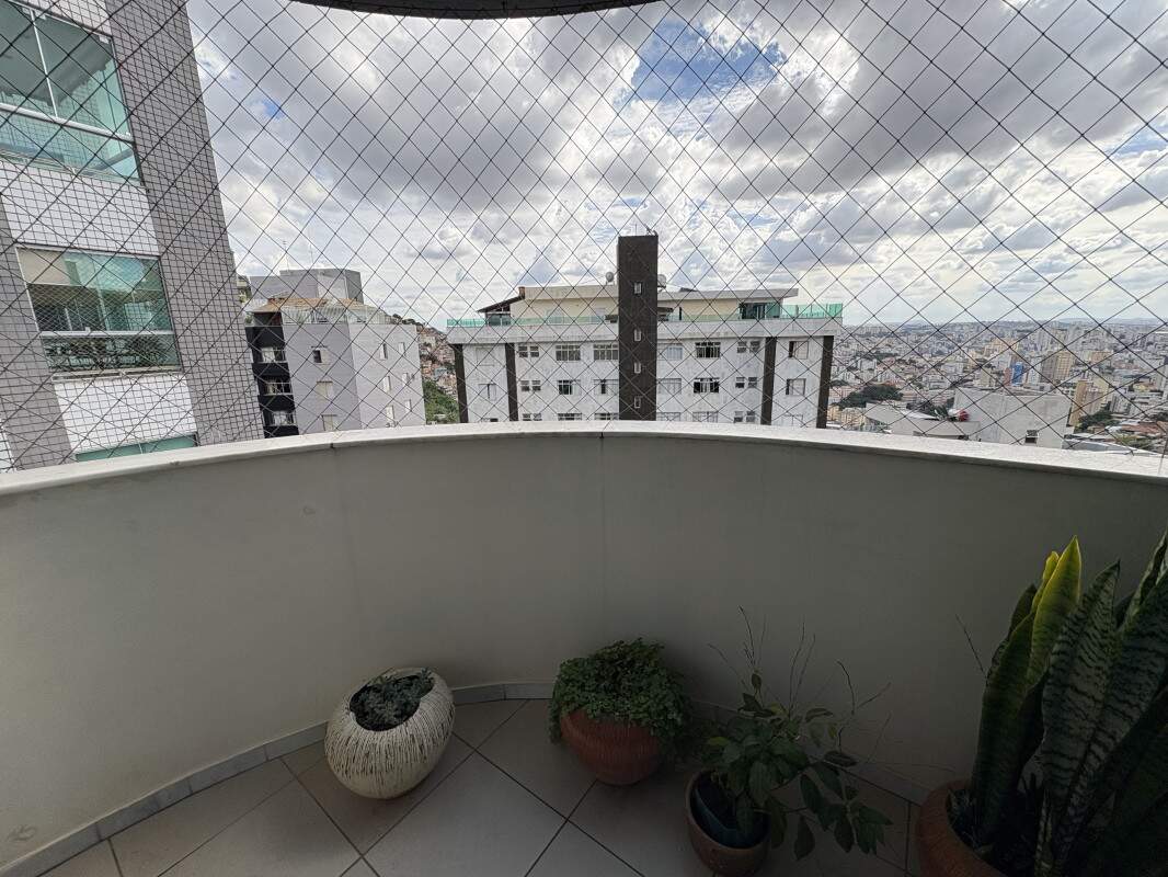 Apartamento à venda no Gutierrez: 