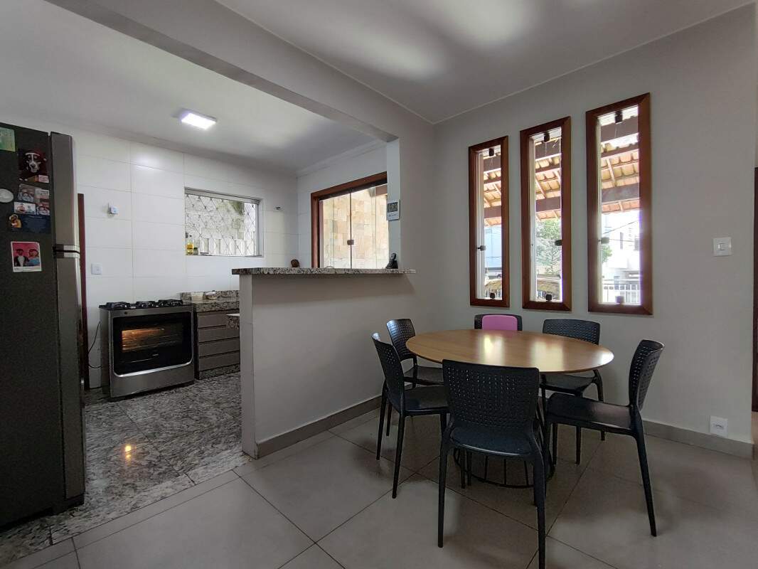 Casa à venda no Nova Suissa: 