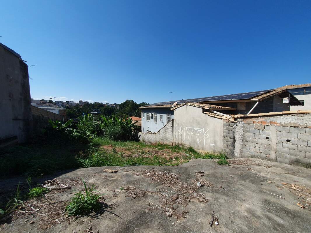 Lote / Terreno à venda no Santa Amélia: 