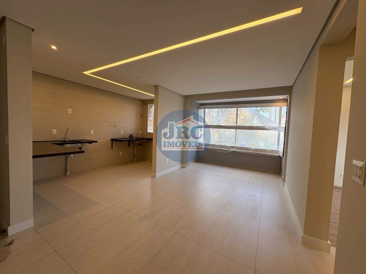 Apartamento à venda no Nova Suissa: Sala com varanda