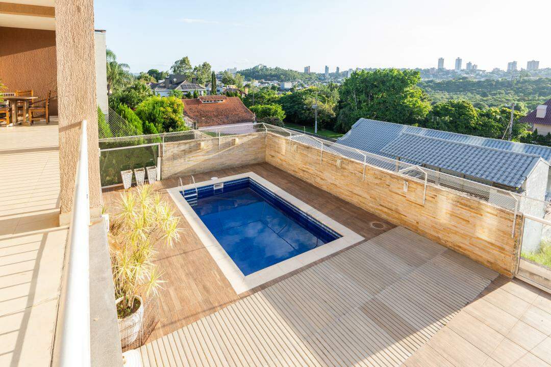 Casa em Condomínio à venda no Hamburgo Velho: 