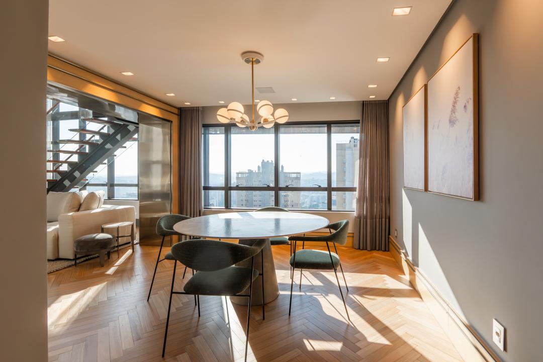 Apartamento Mobiliado à venda no Centro: 