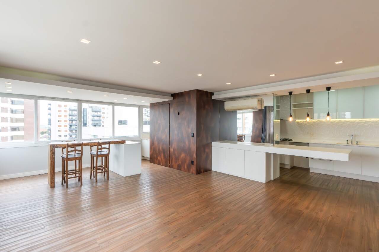 Apartamento Mobiliado à venda no Centro: 