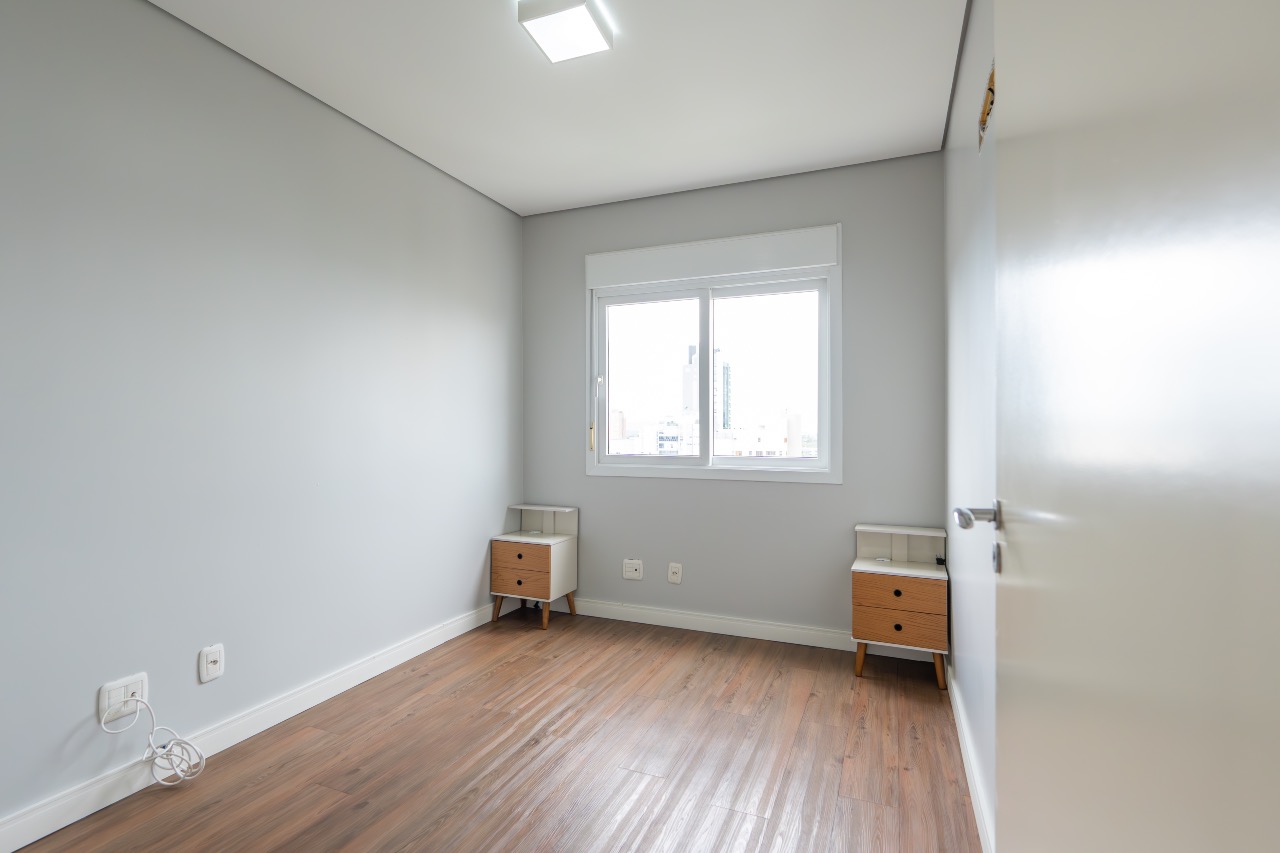 Apartamento Mobiliado à venda no Centro: 