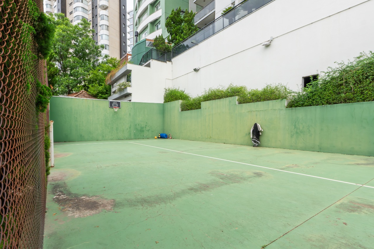 Apartamento Mobiliado à venda no Centro: 