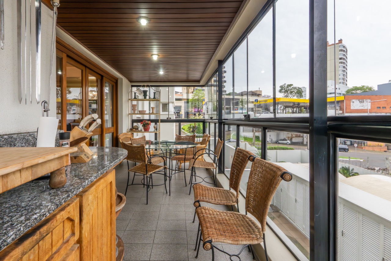 Apartamento Mobiliado à venda no Centro: 