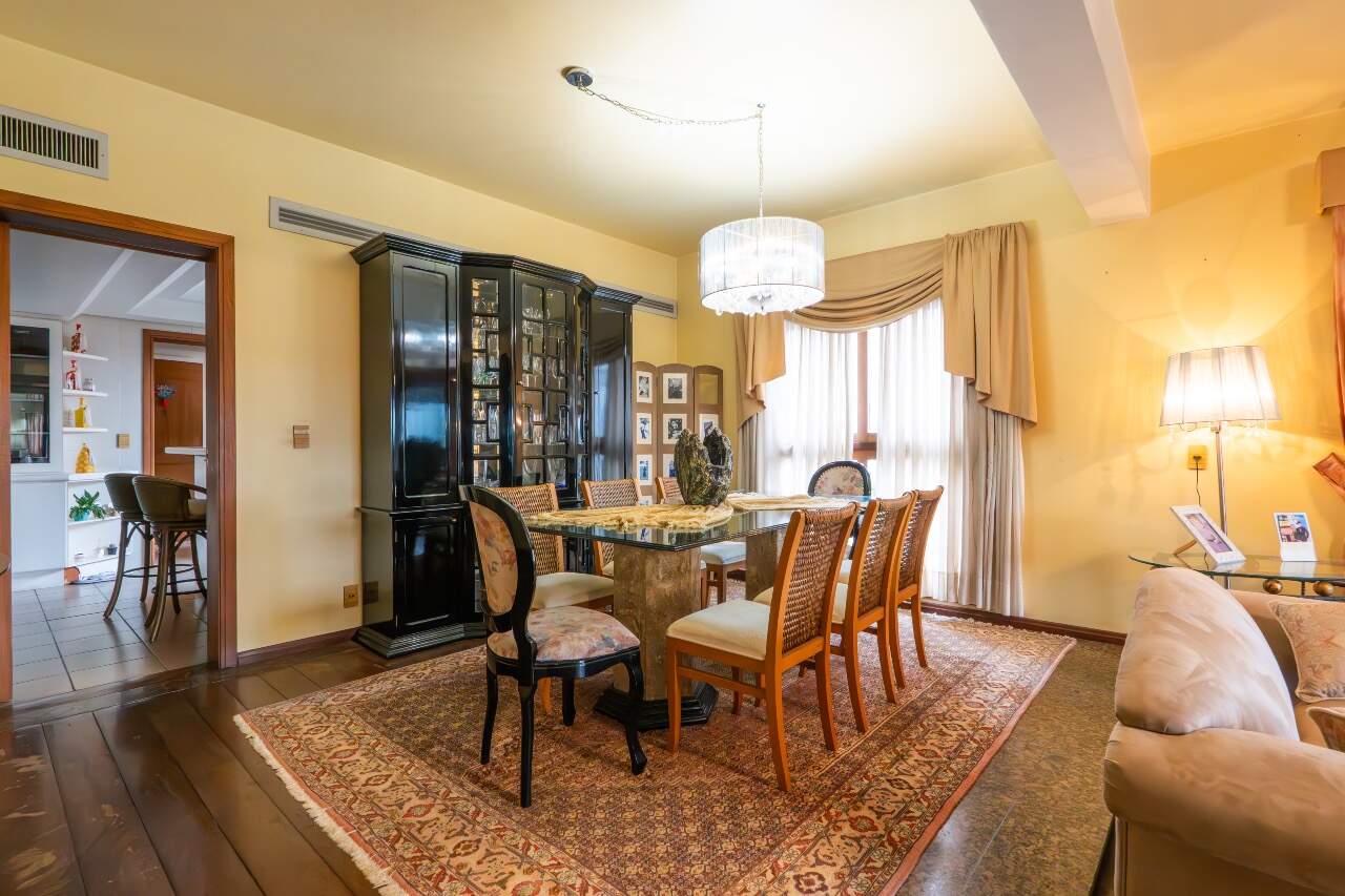 Apartamento Mobiliado à venda no Centro: 