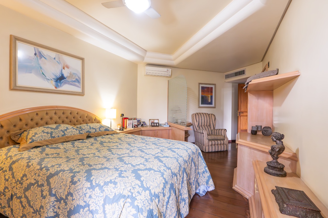 Apartamento Mobiliado à venda no Centro: 