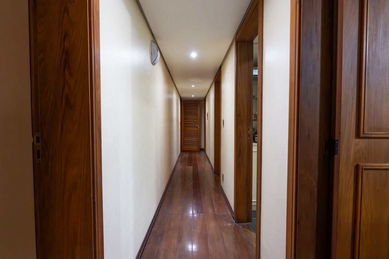 Apartamento Mobiliado à venda no Centro: 