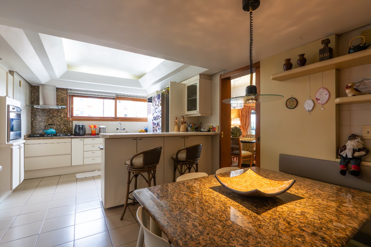 Apartamento Mobiliado à venda no Centro: 