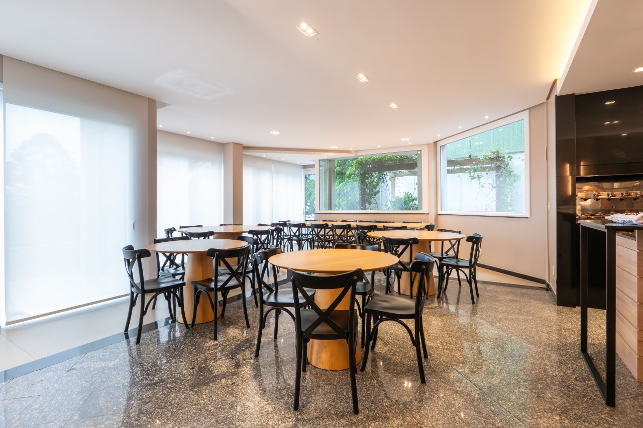 Apartamento Mobiliado à venda no Centro: 