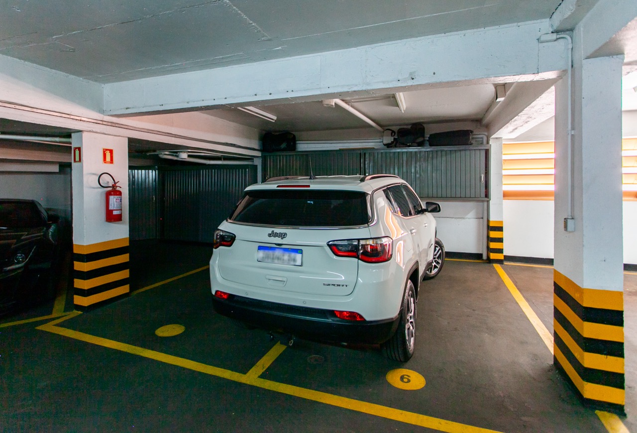 Apartamento Mobiliado à venda no Centro: 