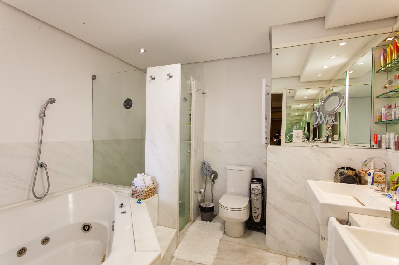 Apartamento Mobiliado à venda no Centro: 