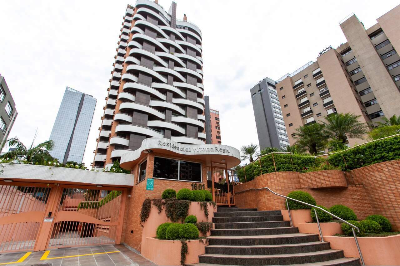 Apartamento Mobiliado à venda no Centro: 