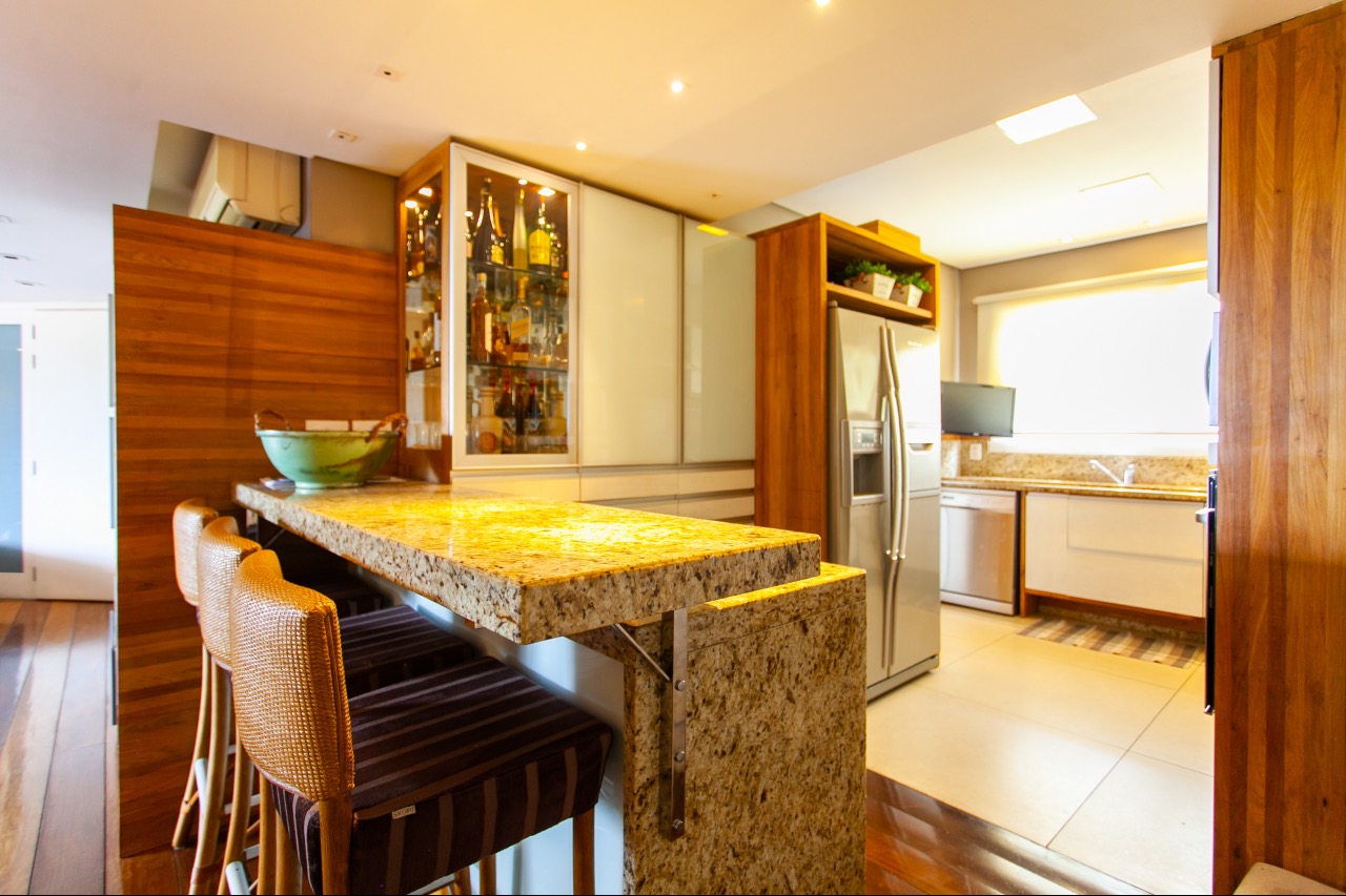 Apartamento Mobiliado à venda no Centro: 