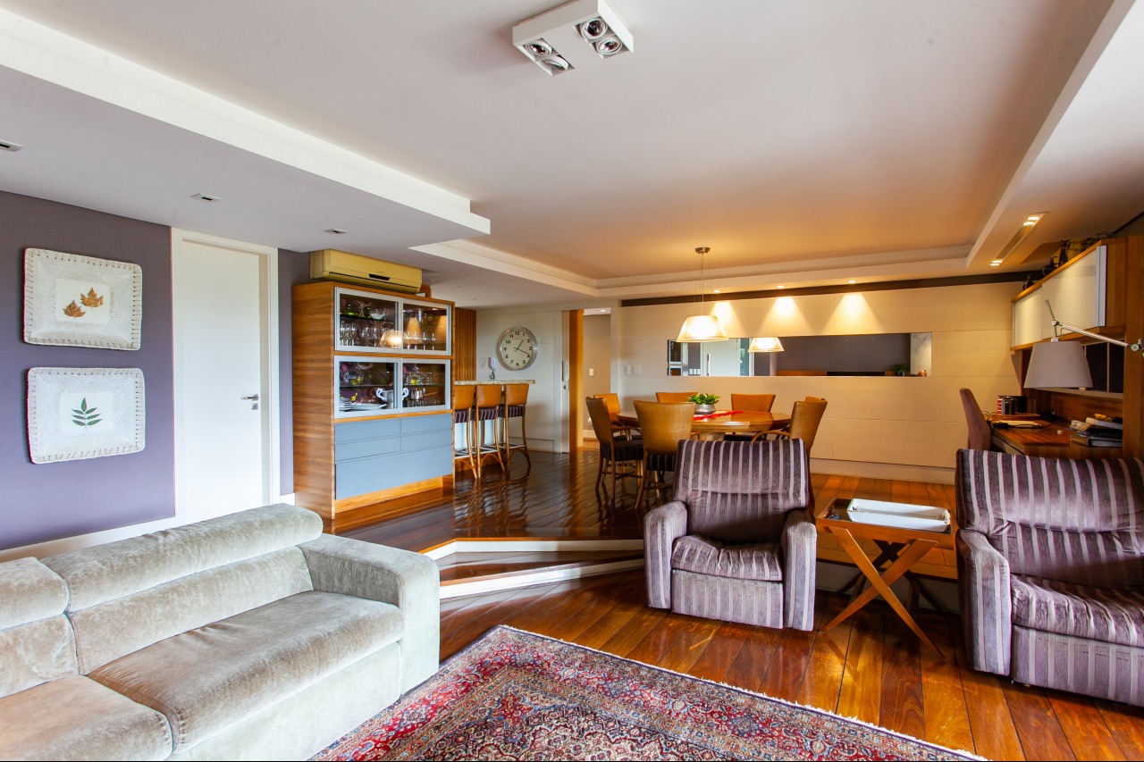 Apartamento Mobiliado à venda no Centro: 