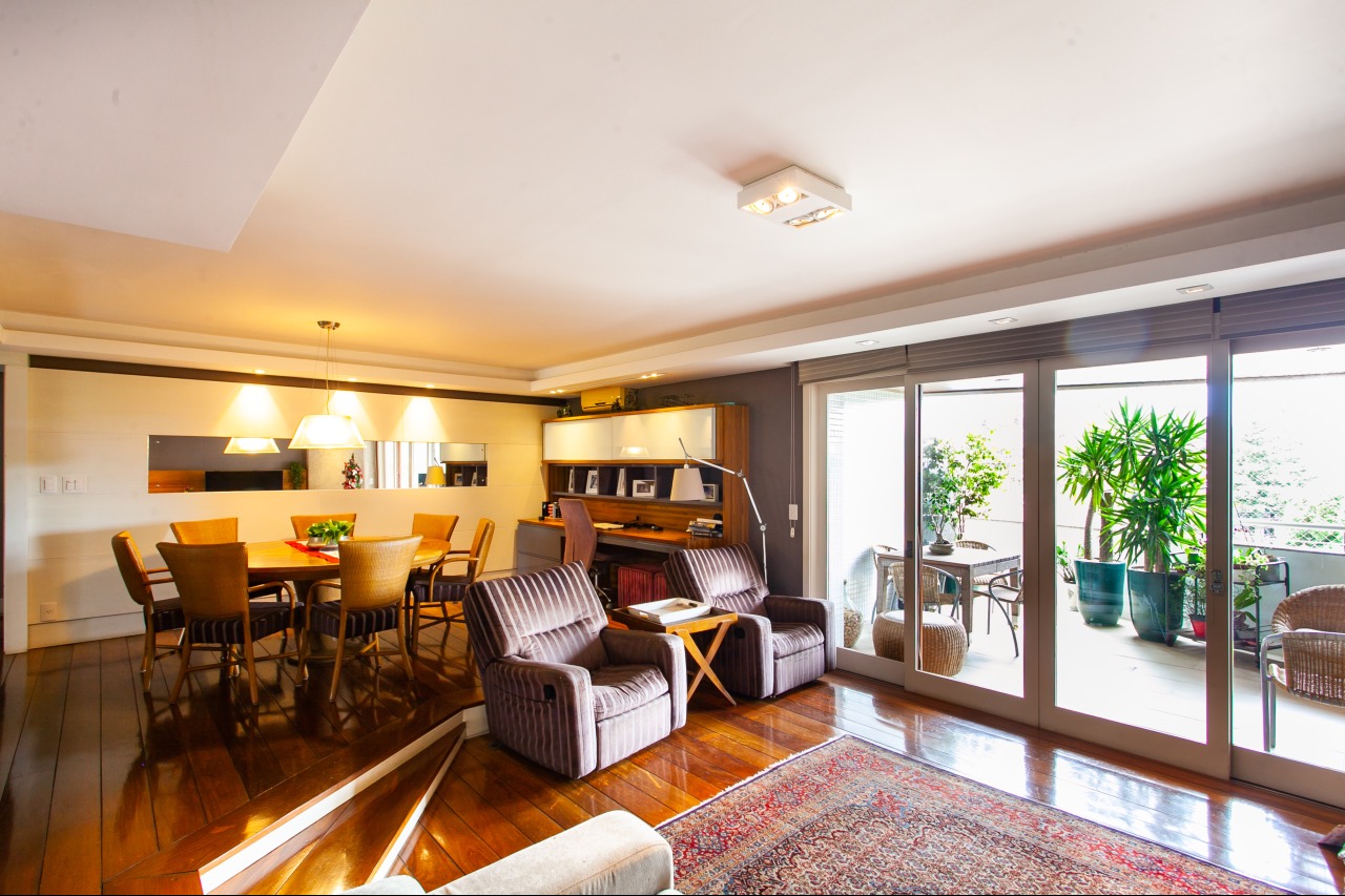 Apartamento Mobiliado à venda no Centro: 