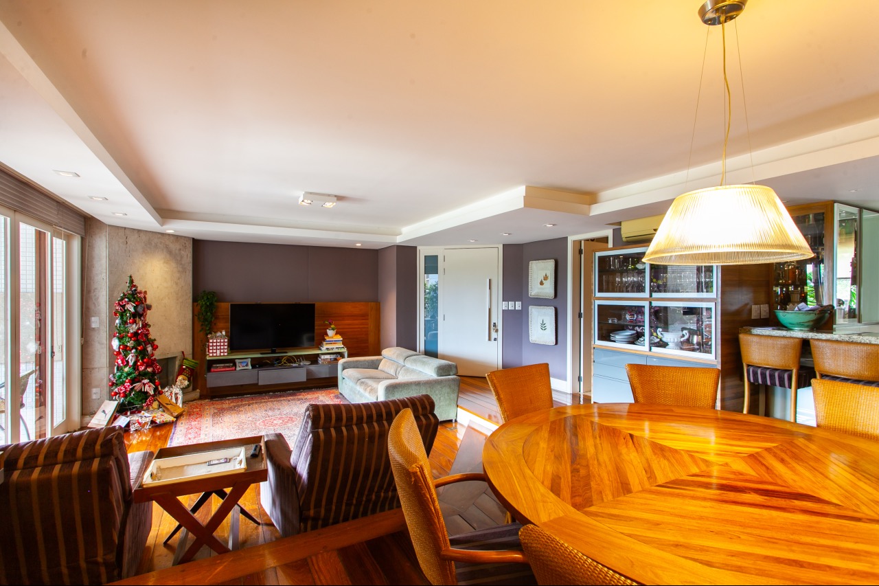 Apartamento Mobiliado à venda no Centro: 