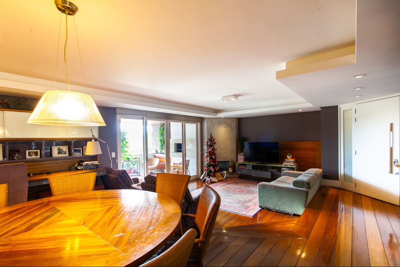 Apartamento Mobiliado à venda no Centro: 