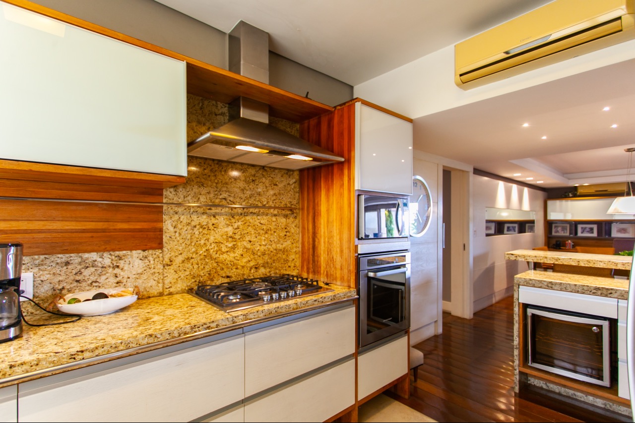 Apartamento Mobiliado à venda no Centro: 