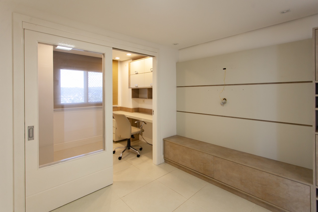 Apartamento Mobiliado à venda no Centro: 