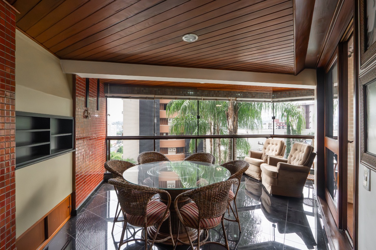 Apartamento Mobiliado à venda no Centro: 