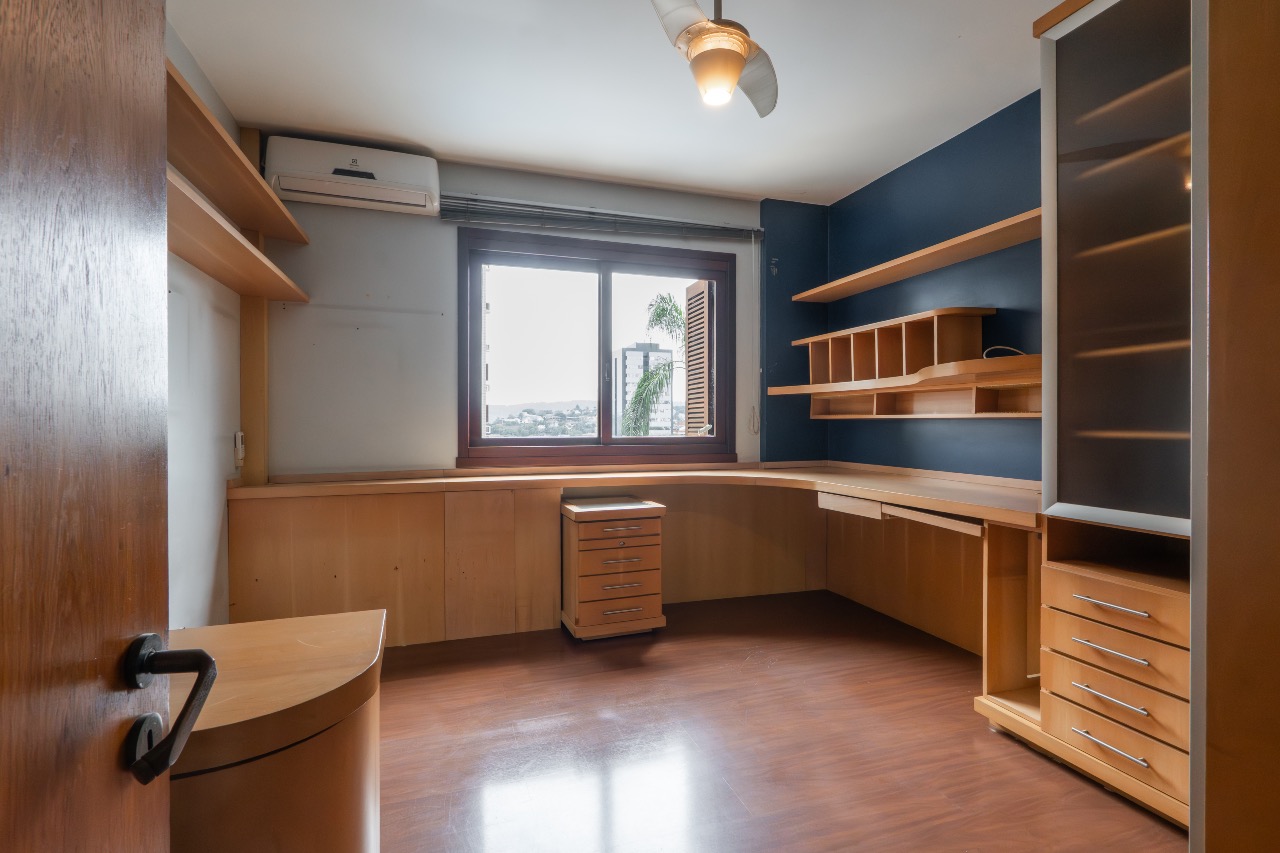 Apartamento Mobiliado à venda no Centro: 