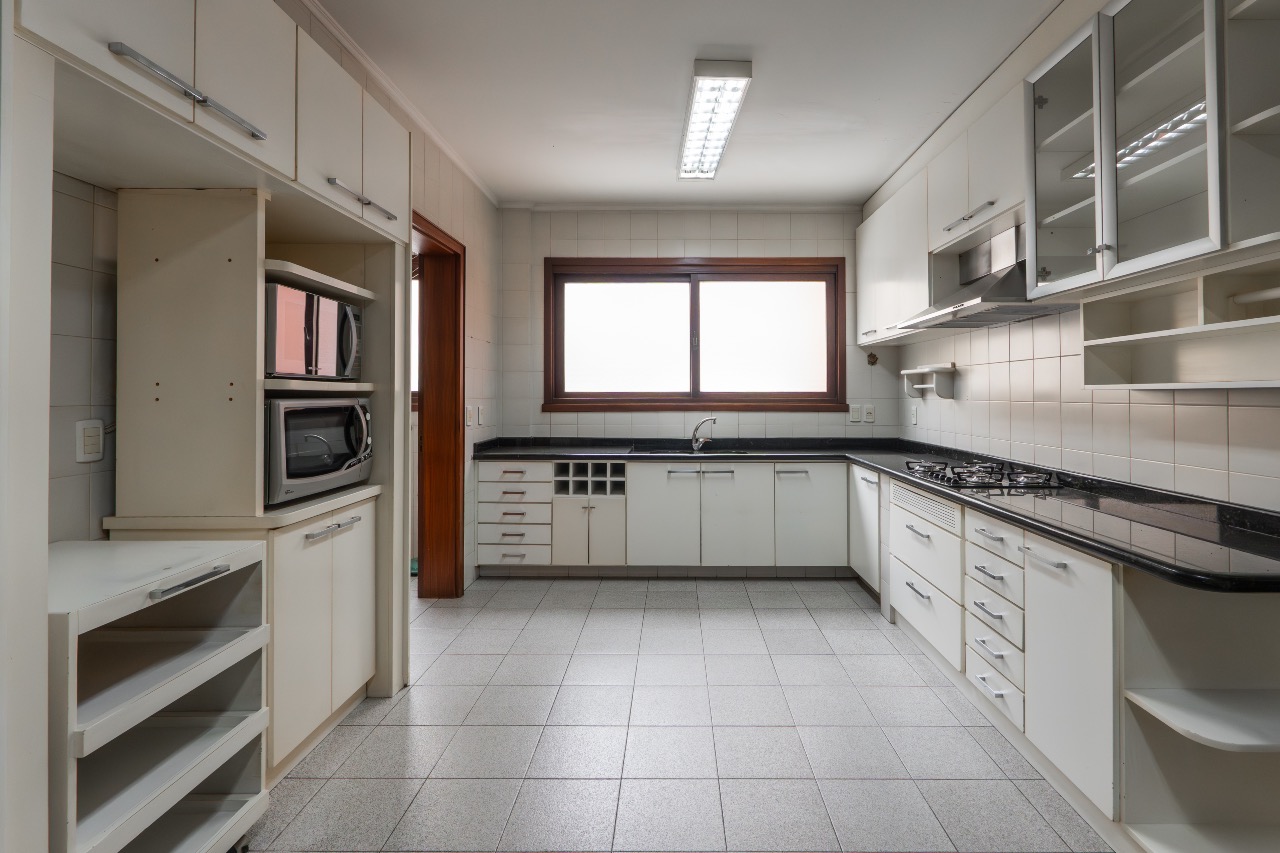 Apartamento Mobiliado à venda no Centro: 