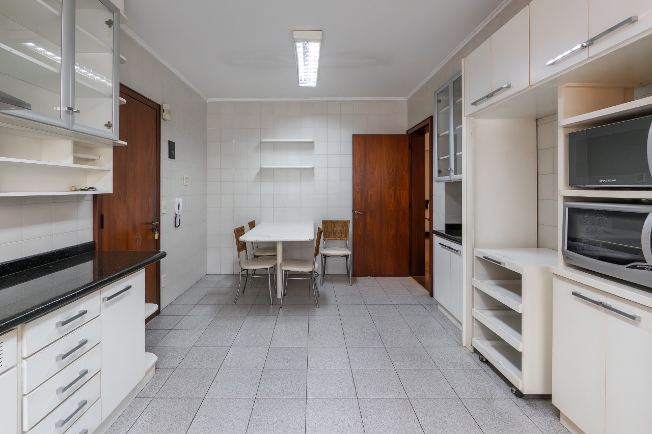 Apartamento Mobiliado à venda no Centro: 