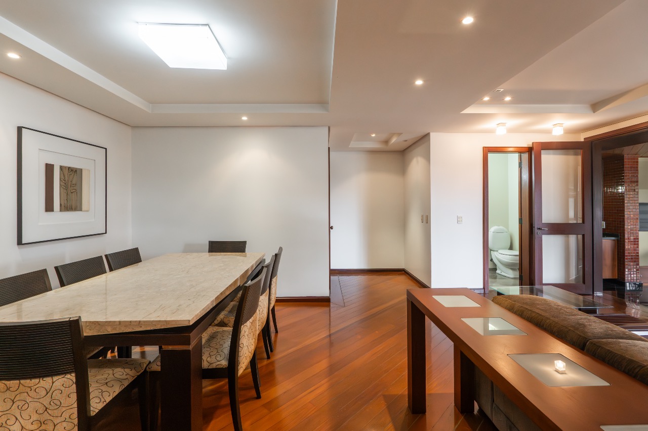 Apartamento Mobiliado à venda no Centro: 