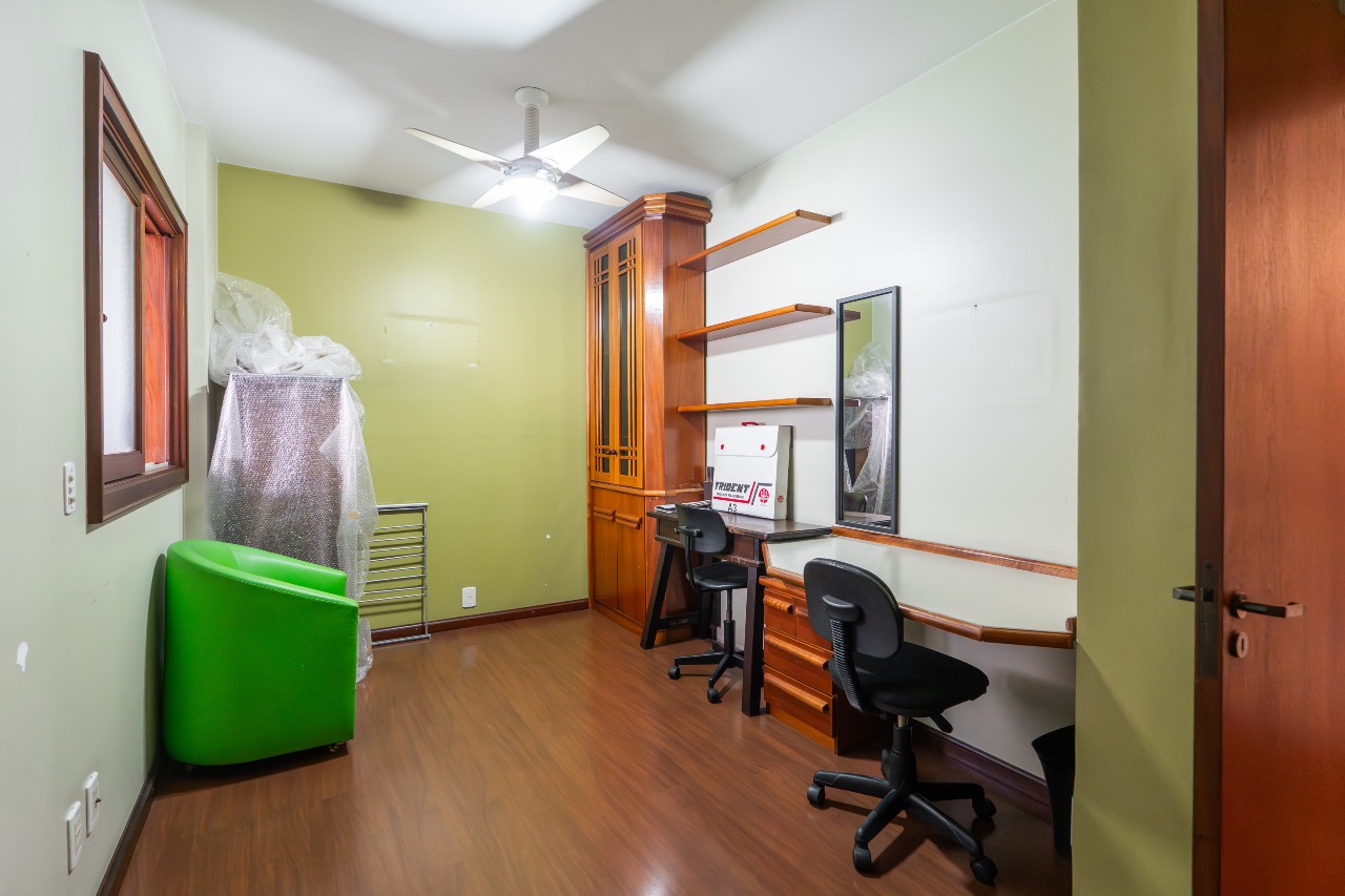 Apartamento Mobiliado à venda no Centro: 