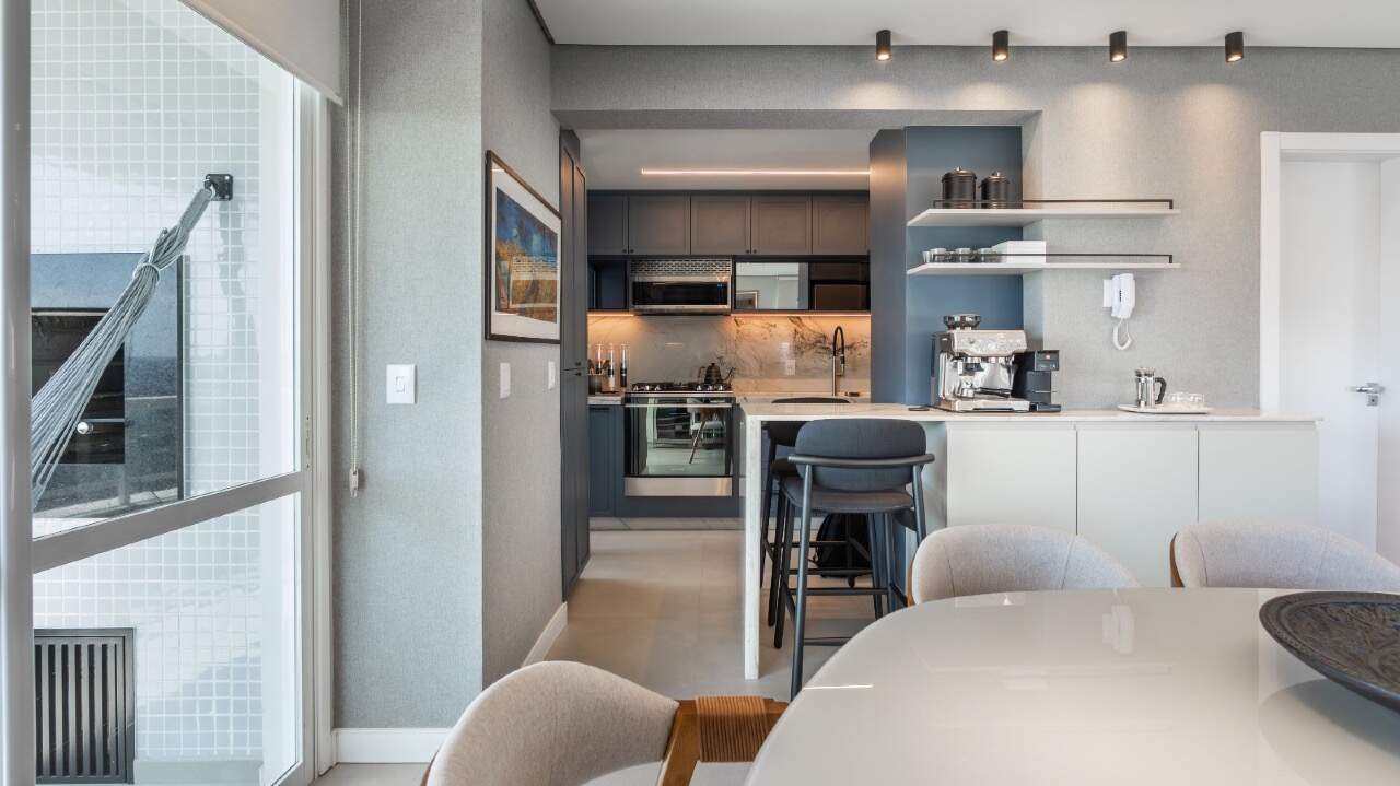 Apartamento Mobiliado à venda no Centro: 
