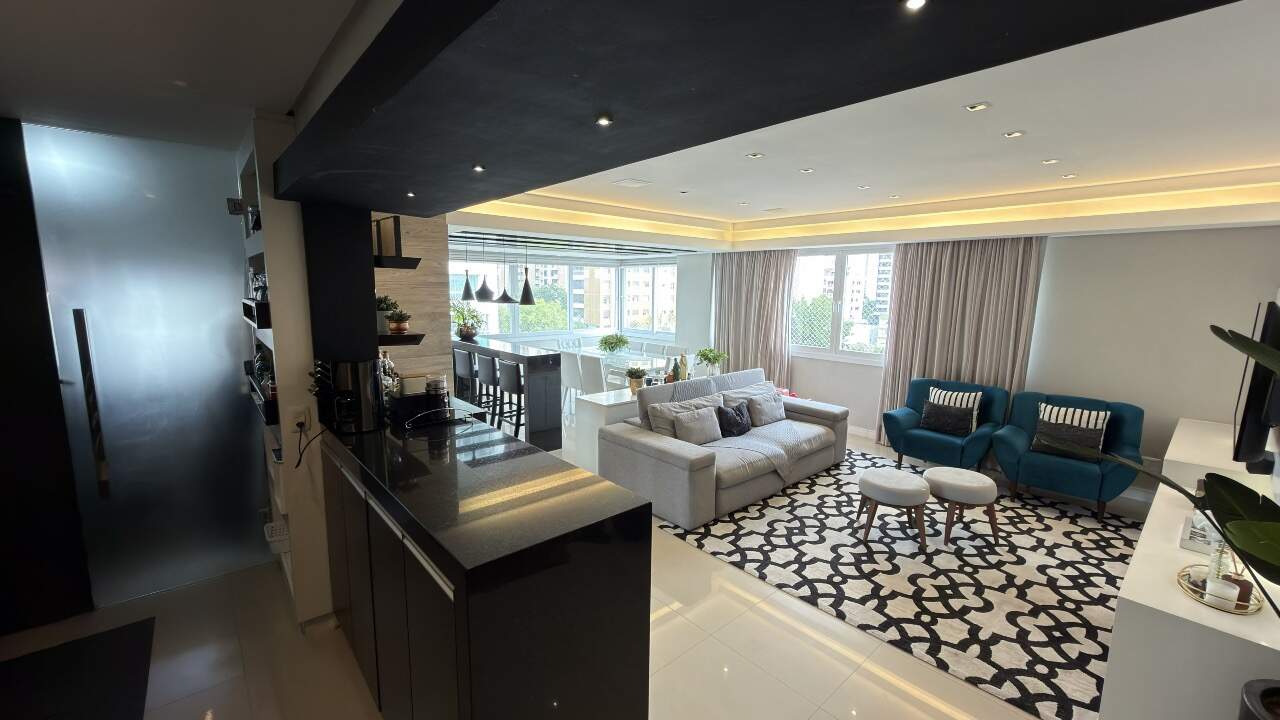 Apartamento Mobiliado à venda no Centro: 