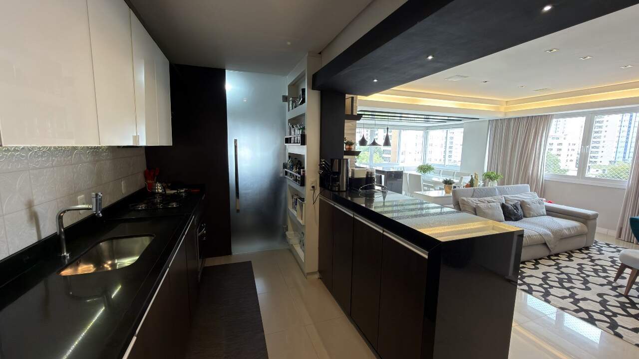 Apartamento Mobiliado à venda no Centro: 