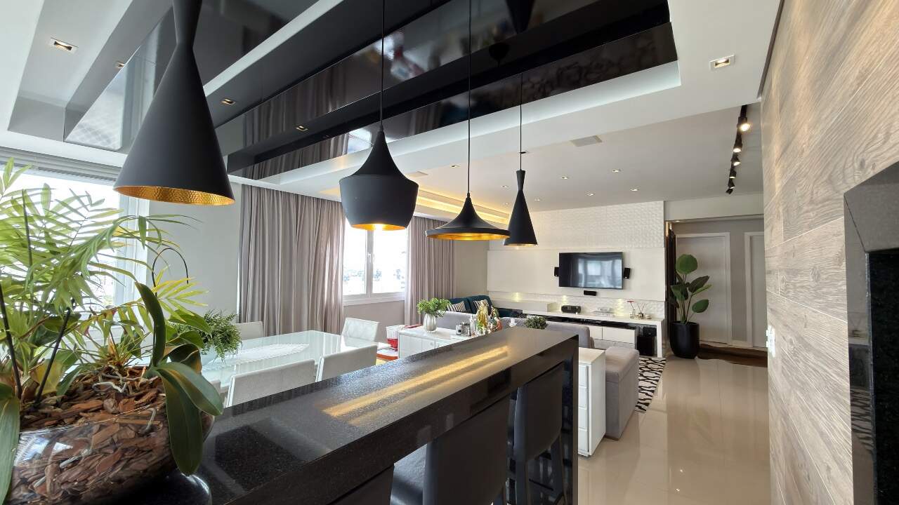 Apartamento Mobiliado à venda no Centro: 